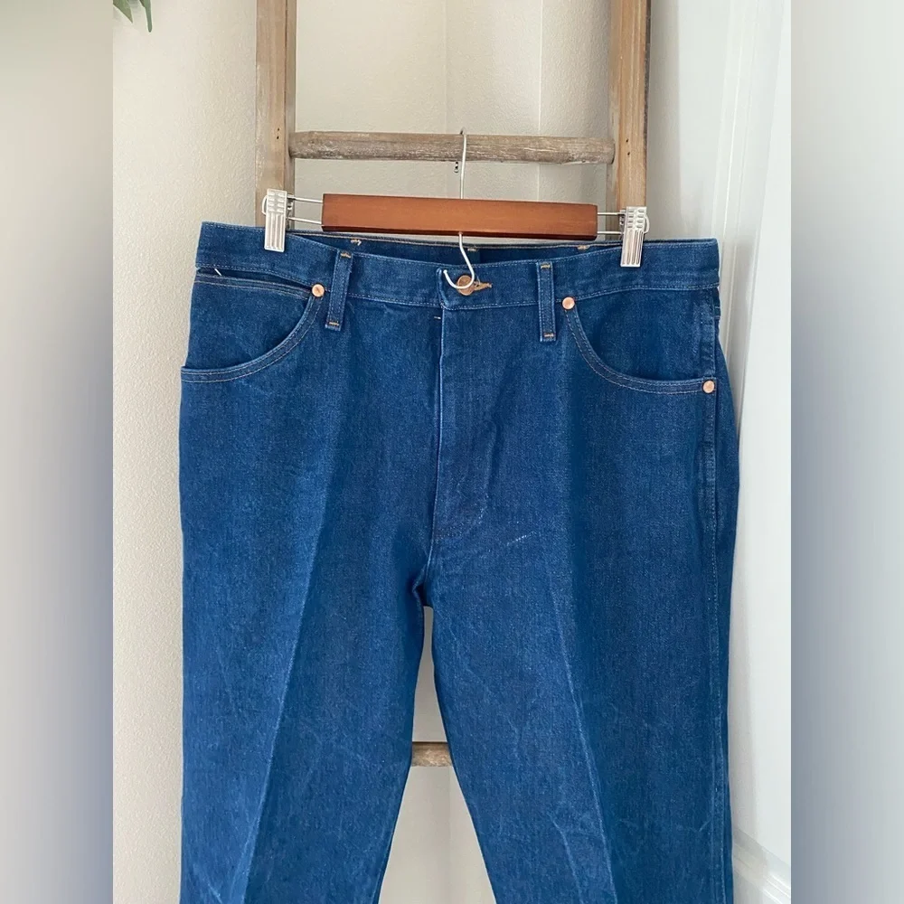 Men’s Wrangler - WRANGLER COWBOY CUT ORIGINAL FIT JEAN - Size 35x38